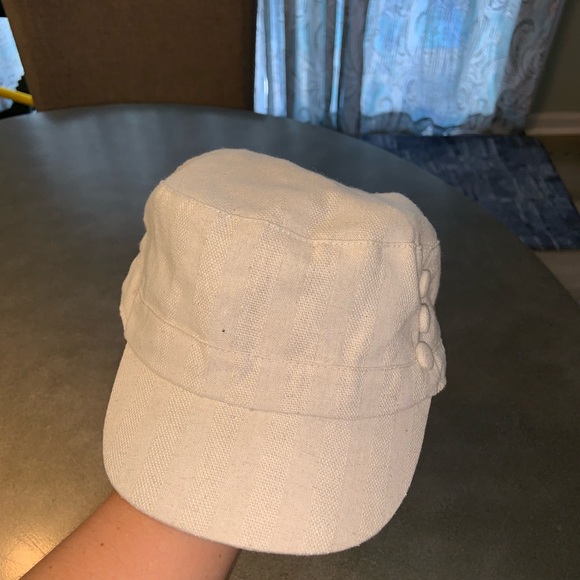 Tan Women’s Hat 🧢 - Picture 6 of 8